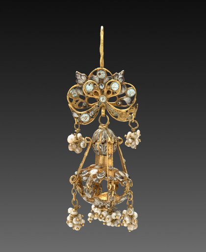 Earring