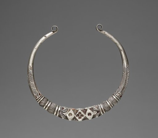 Neckpiece