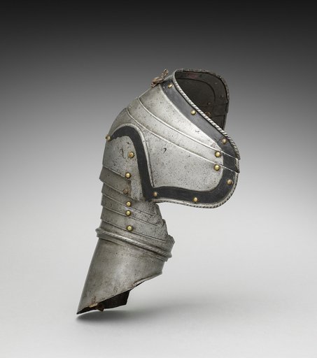 Right Pauldron with Rerebrace (upper cannnon)
