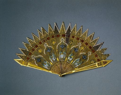 Brise Fan: Gothic Revival Style