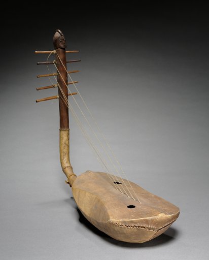 Figurative harp (domu or kundi)
