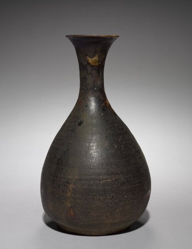 Black-glazed Bottle