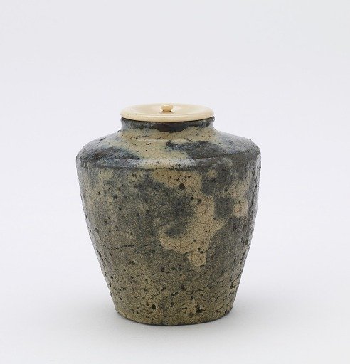 Tea caddy with faceted sides, katatsuki type