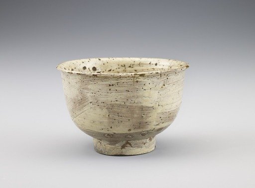 Tsushima ware tea bowl with brushed-slip decoration