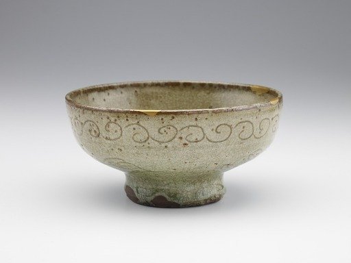 Serving bowl in style of Chinese celadon, probably Shodai ware