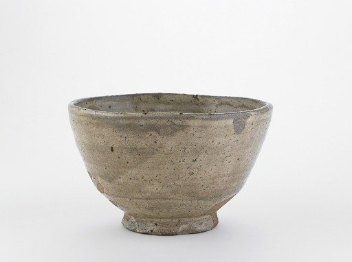 Tea bowl with indented rim, Hagi ware