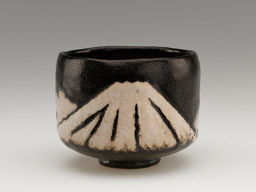 Korakuen ware tea bowl with design of Mt. Fuji
