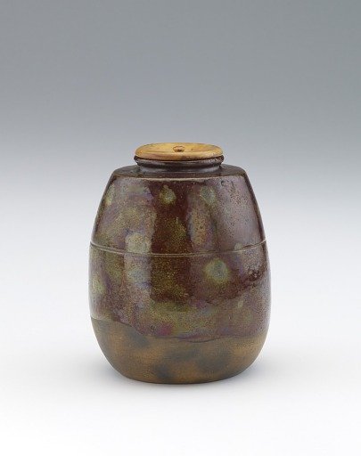 Tea caddy, katatsuki shape