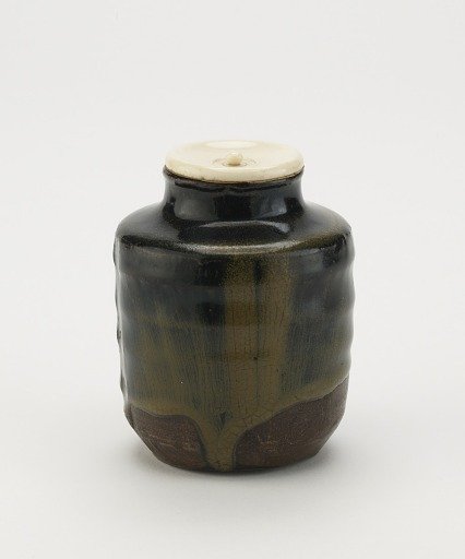 Tea caddy, nejinuki type