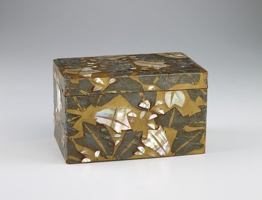 Box with lid