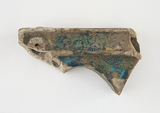 Corner tile, broken in two pieces