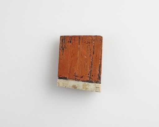 Tablet for inlay with horizontal bar added in recent times