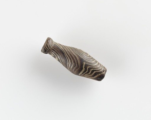 Vase pendant: lateral bore in the neck