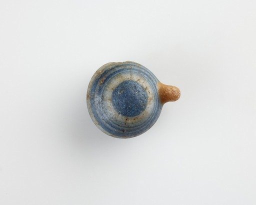 Eye-bead, with an eyelet