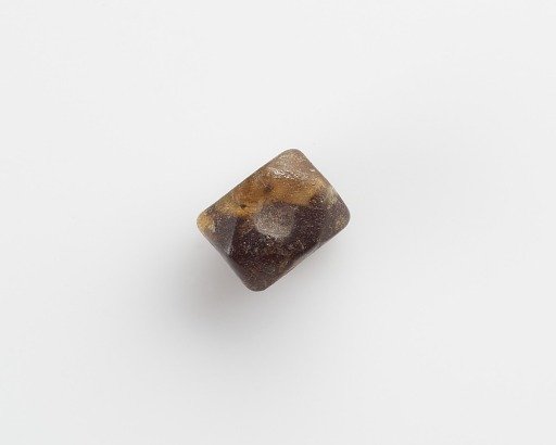 Bead, with an incomplete perforation
