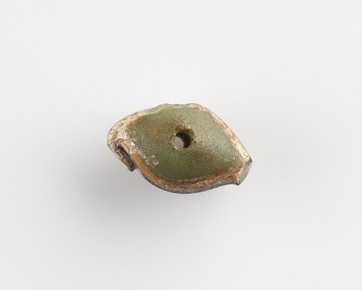 Bead, almond-shaped