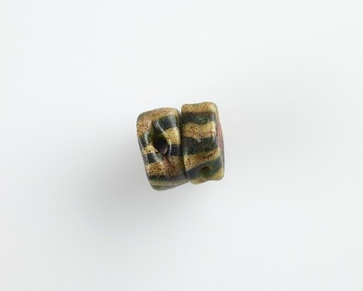 Bead, double disk (fastened with red wax)
