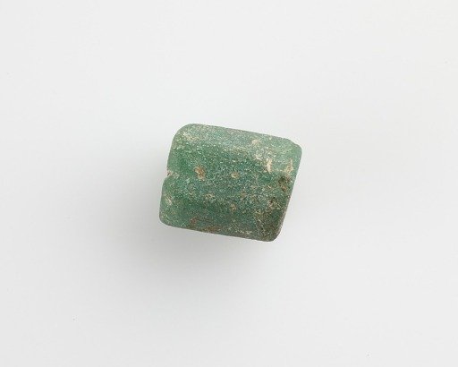 Bead, hexagonal