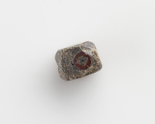 Bead, cubical; large bore