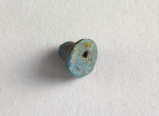 Bead, bell-shaped