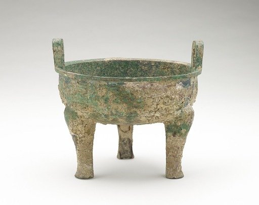 Ritual food vessel (<em>ding</em>)