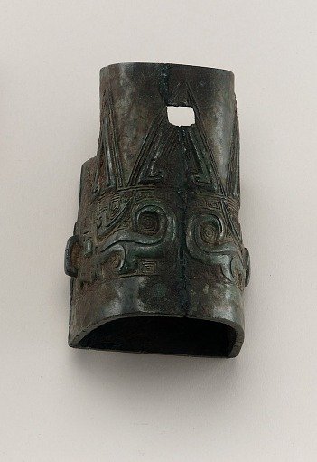Draft pole heel pipe with dragons