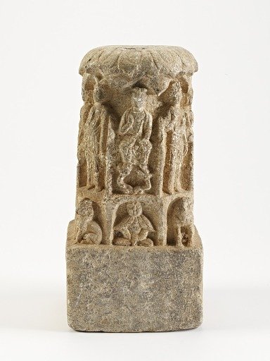 Bodhisattvas with lions and figures