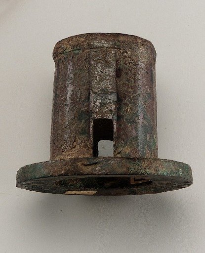 Chariot fitting: axle cap