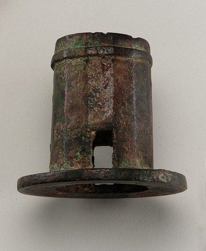 Chariot fitting: axle cap