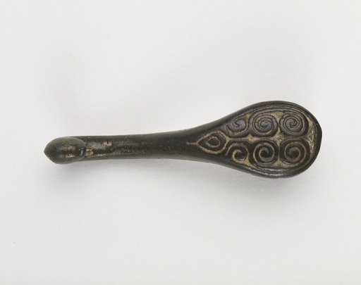 Garment hook (<em>gou</em>)