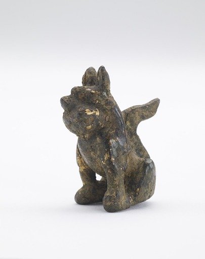 Lion statuette