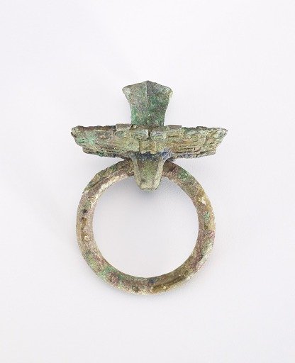 Mask and ring handle