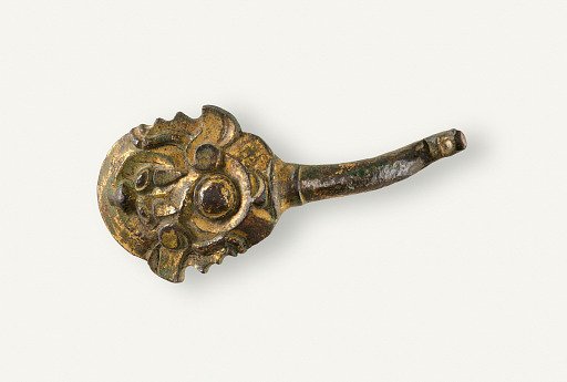 Garment hook (<em>gou</em>)