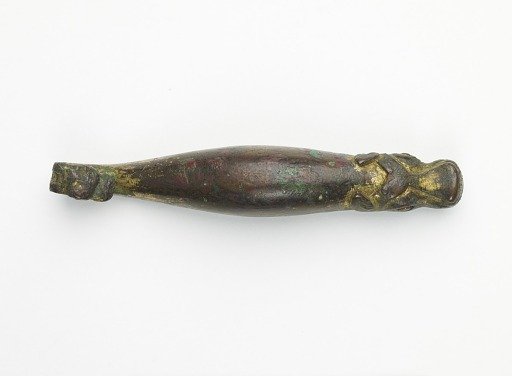 Garment hook (<em>gou</em>)