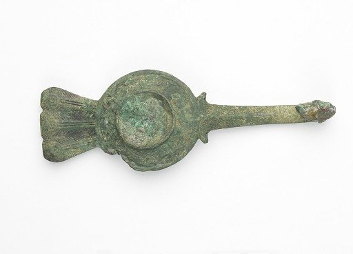 Garment hook (<em>gou</em>)