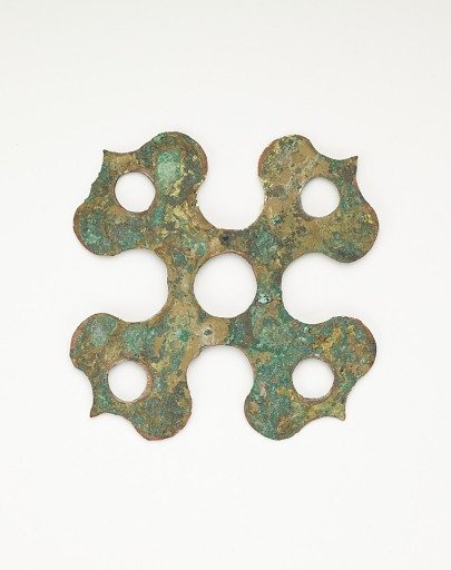 Ornament in the form of a persimmon receptacle