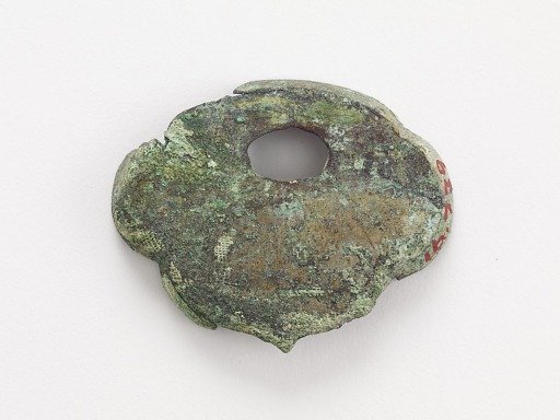 Ornament back with pseudomorph of hemp textile