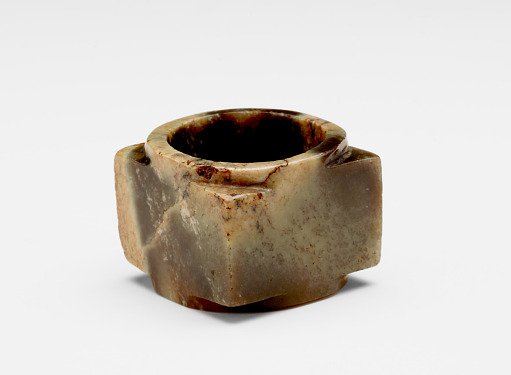 Tube (<em>cong</em> 琮)