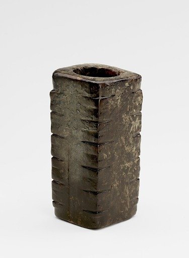 Tube (<em>cong</em> 琮)