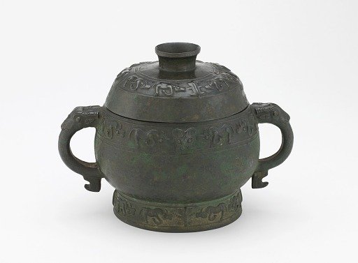 Ritual grain server with lid (<em>gui</em>) and water buffalos