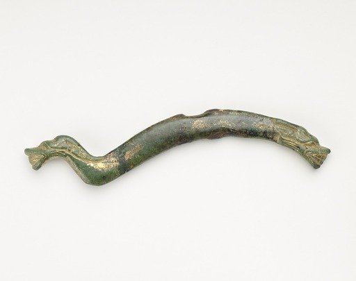 Ornament with two dragonheads