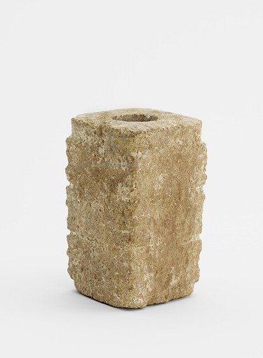 Three-tier tube (<em>cong</em> 琮)