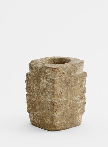 Two-tier tube (<em>cong</em> 琮) with masks