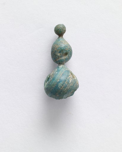 Bead in the shape of a gourd