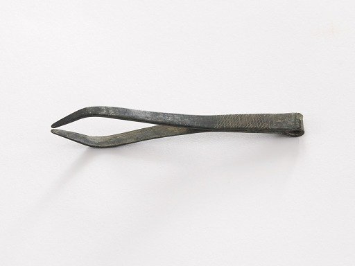 Tweezers