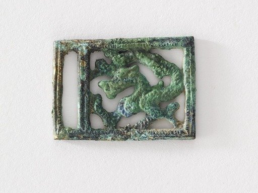 Costume ornament: striding dragon