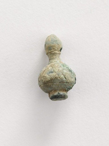 Ornament: gourd-shaped bottle