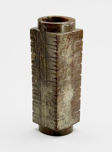 Eight-tier tube (<em>cong</em> 琮) with masks