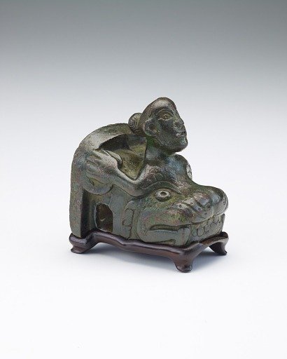 Linchpin on the form of a figure and dragon head