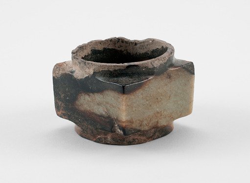 Tube (<em>cong</em> 琮)
